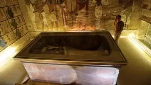 Tutankhamun's tomb (KV62)